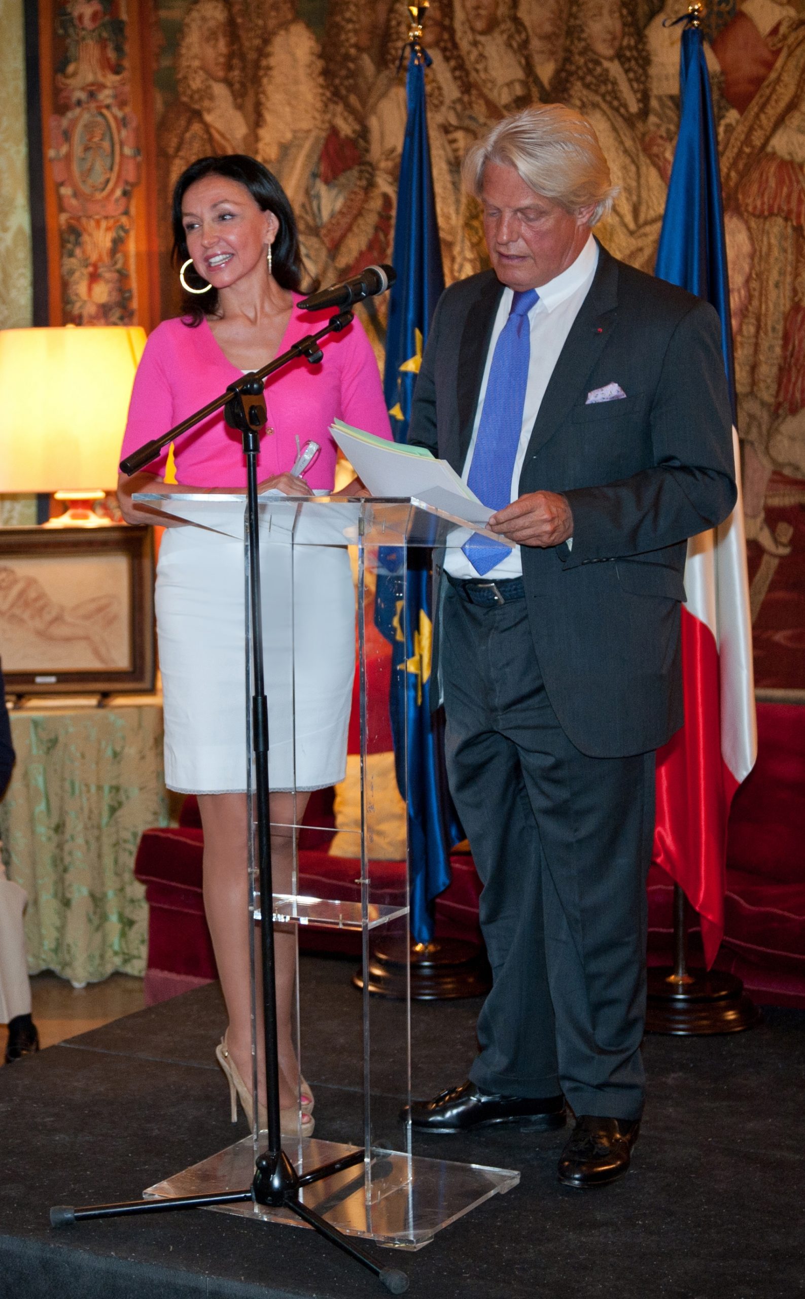 Esther Koplowitz recibiendo la Legión de Honor de la República Francesa