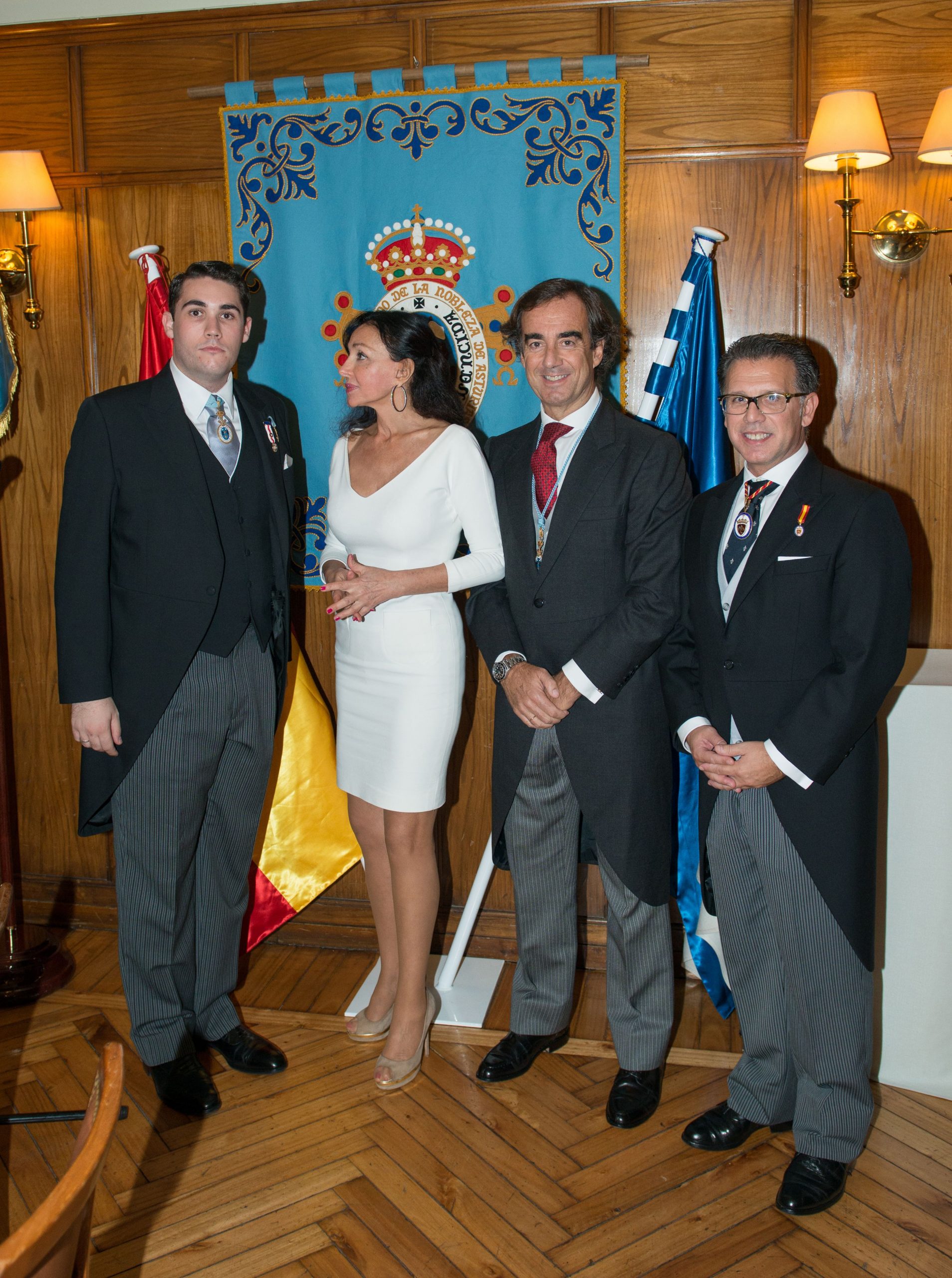 Esther Koplowitz recibiendo el premio 'Conde de Latores' a la labor humanitaria