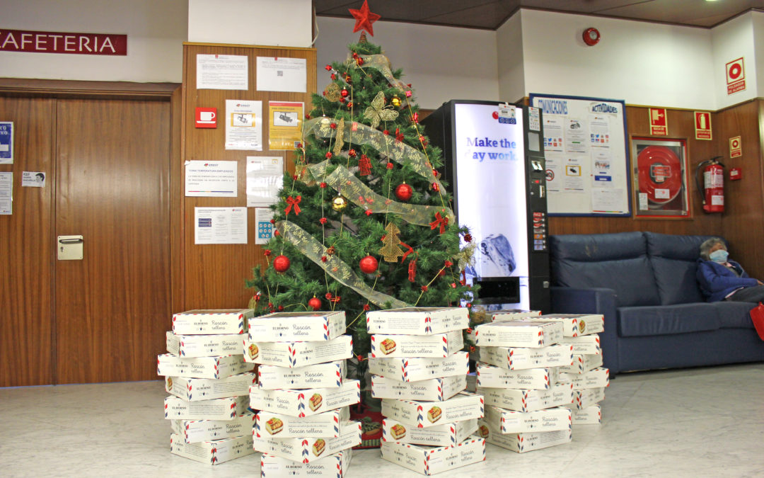 Entrega de Roscones de Reyes en las residencias de la Fundación