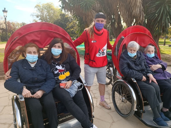 «EN BICI SIN EDAD» recorriendo Barcelona