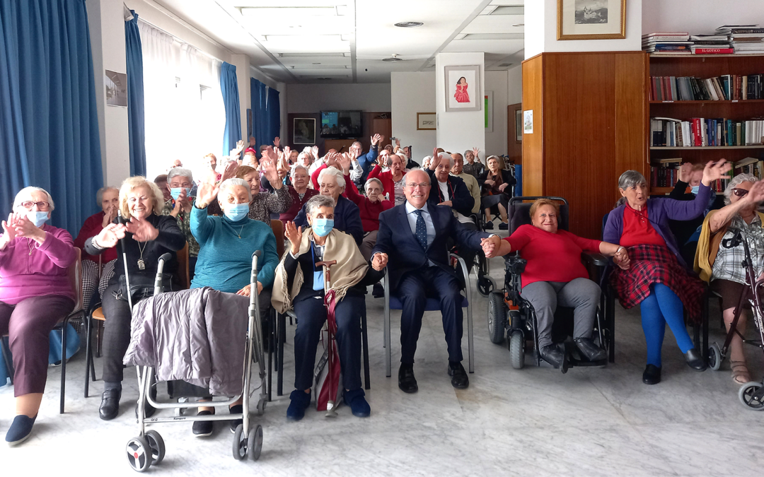 Javier López-Galiacho visita de nuevo la residencia Nuestra Casa de Collado Villalba