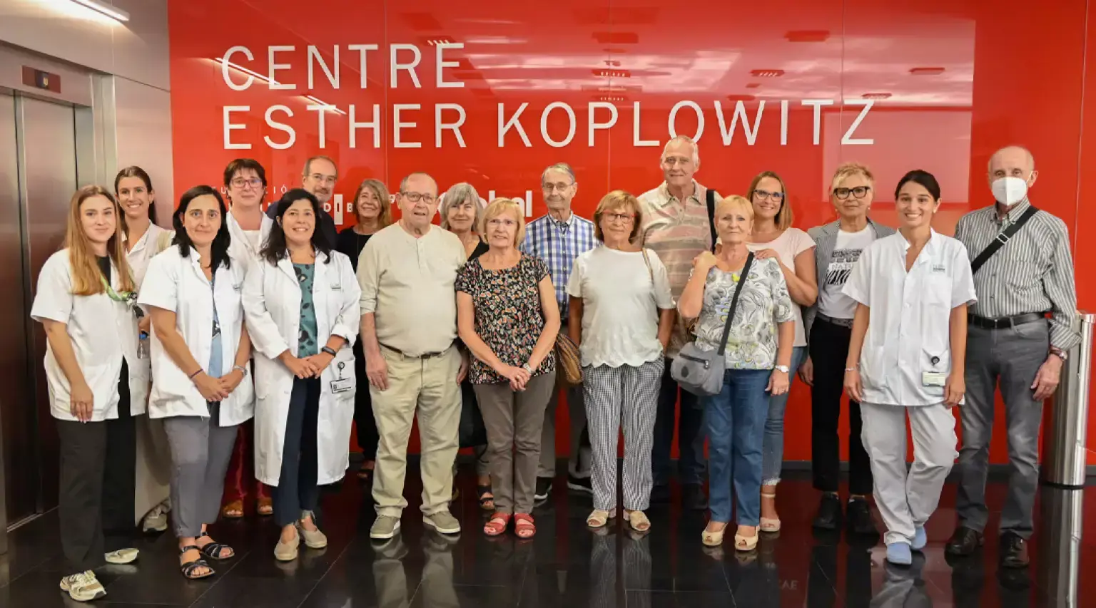 Los pacientes con cáncer de hígado acompañados por un equipo profesional del Centro Esther Koplowitz