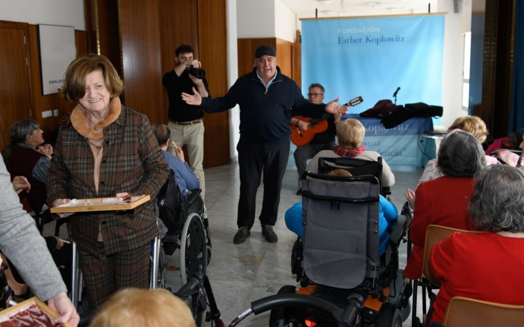 Descubrimos la historia de la patata en «Los Viernes de la Residencia»